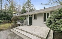 Building Photo - Modern Remodeled 2BR Duplex with Garage in Prime Shoreline Location