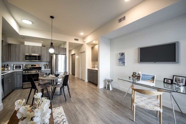 Interior Photo - Seven West DTLA