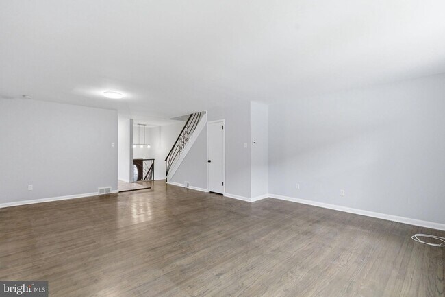 Building Photo - 2816 Woodbridge Rd