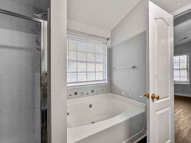 Building Photo - Beautiful Townhome for Lease in Covington