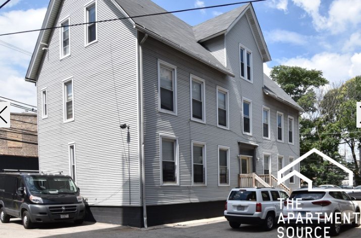 Building Photo - 3234 N Clark St