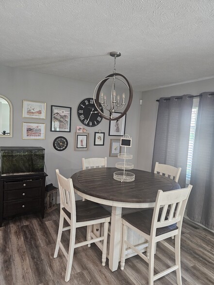 Building Photo - 14465 Krug Cir