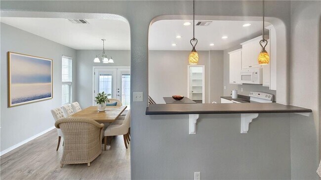 Building Photo - 534 Apricot Dr
