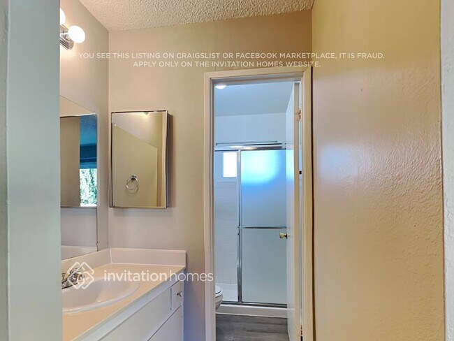 Building Photo - 301 Old River Dr