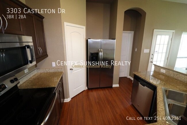 Building Photo - 3303 Castleton Dr