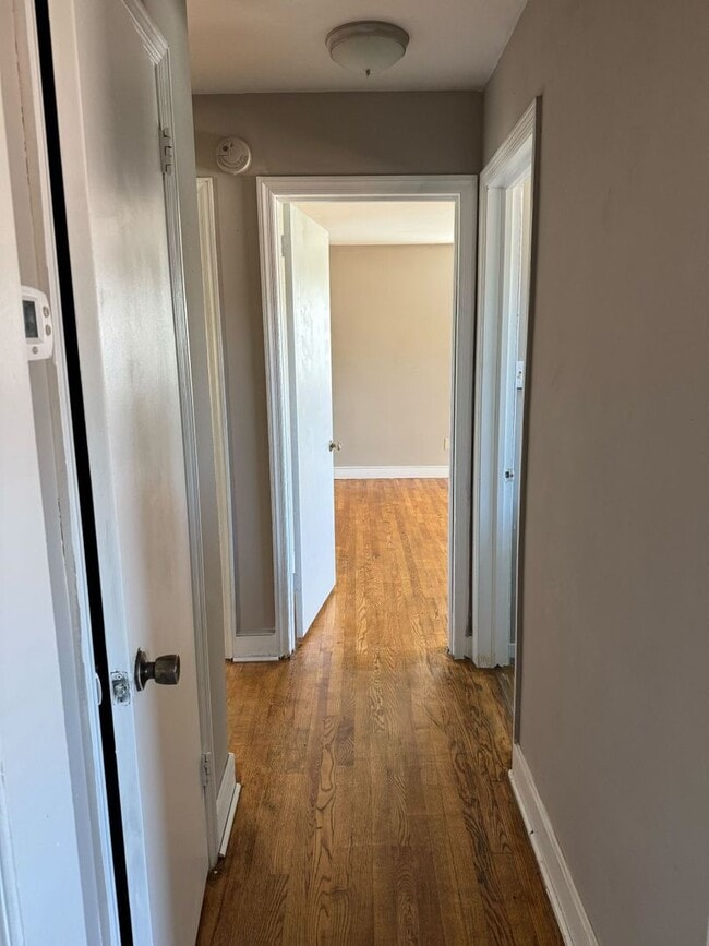 Building Photo - Updated Home with Parking in Radford