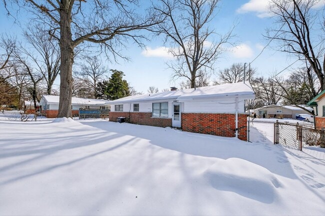 Building Photo - 2321 Noll Dr