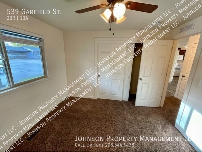 Building Photo - 539 Garfield St