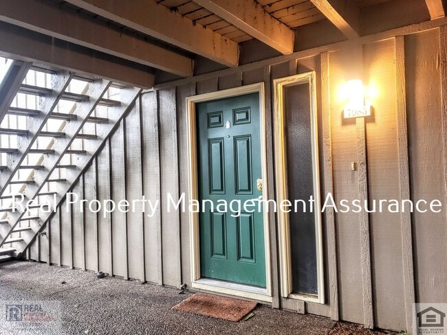 Building Photo - 7085 SW Montauk Cir