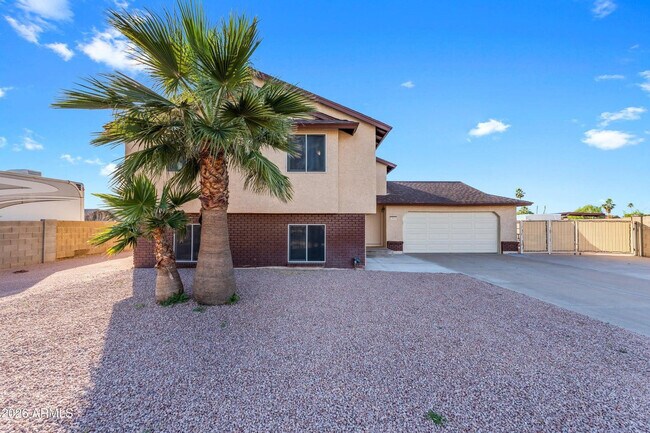 Building Photo - 1852 N Saffron Cir