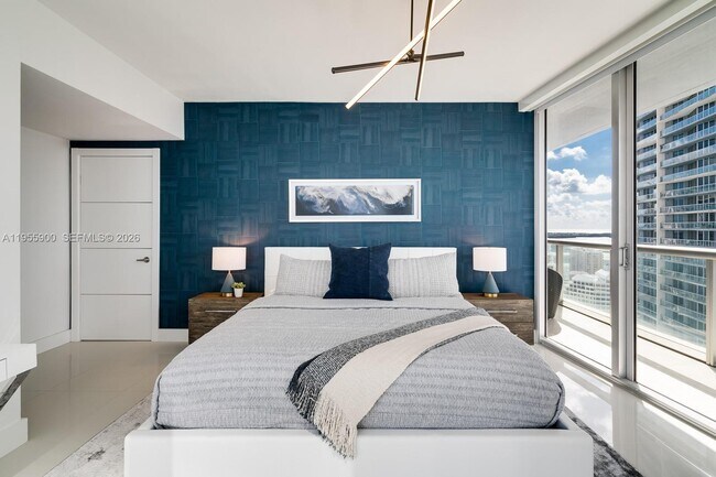 Building Photo - 475 Brickell Ave