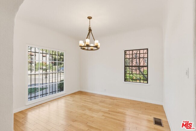 Building Photo - 1492 Silver Lake Blvd