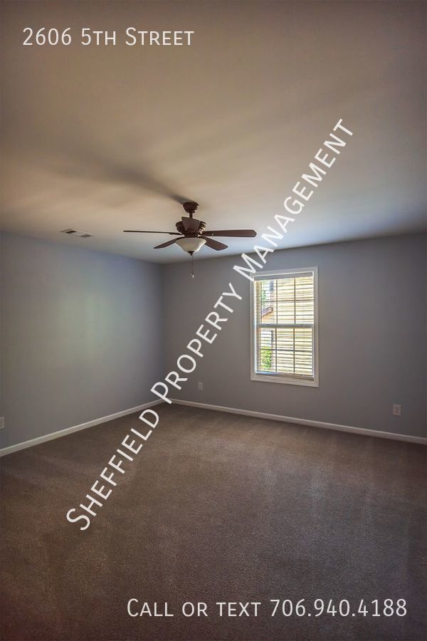 Building Photo - 2606 5 St