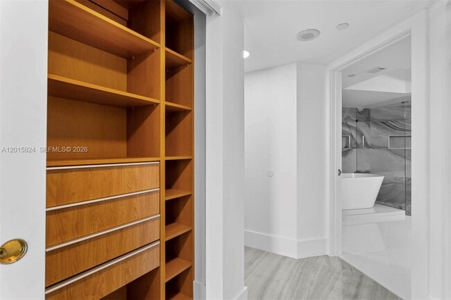 Building Photo - 21055 Yacht Club Dr