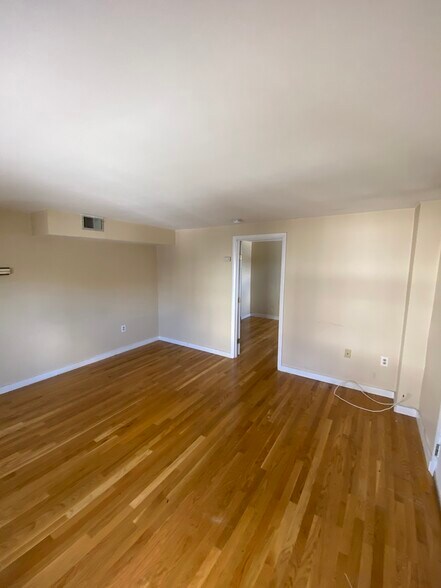 Building Photo - 382 Dorchester St