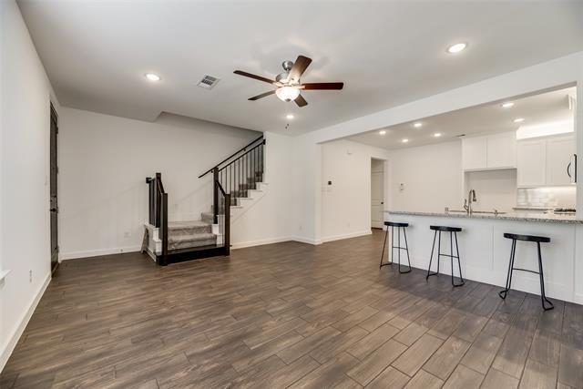 Building Photo - 208 Venice Ave