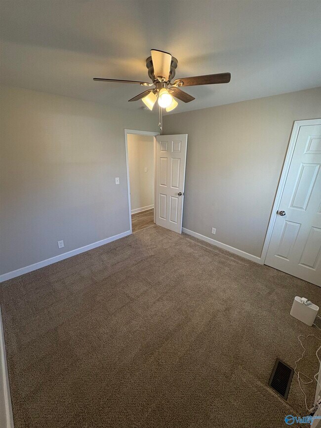 Building Photo - 3118 Adonna Dr NW