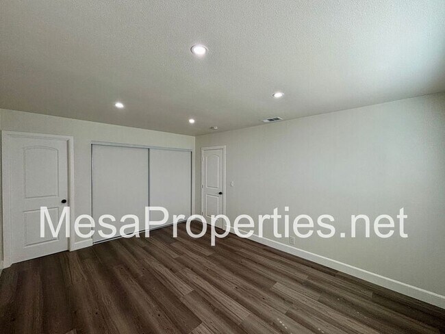 Building Photo - 1617 Fairfax Ct