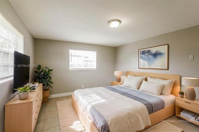 Building Photo - 7171 SW 10th Ct