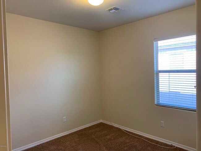 Building Photo - 14195 N Dart Point Way