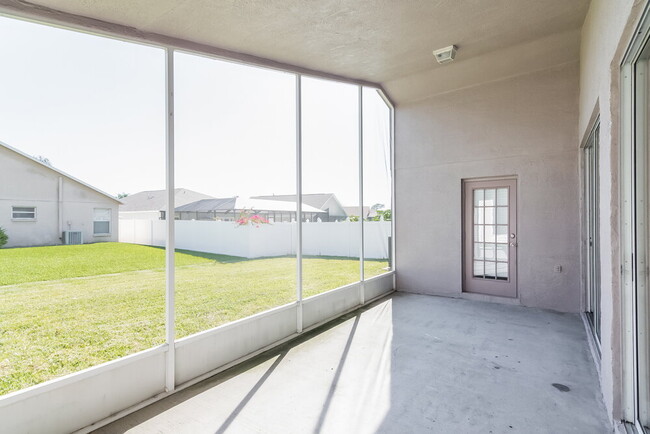 Building Photo - 25442 7 Rivers Cir
