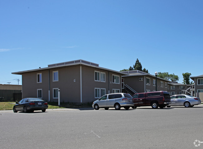 Building Photo - Tracy Village Apartments