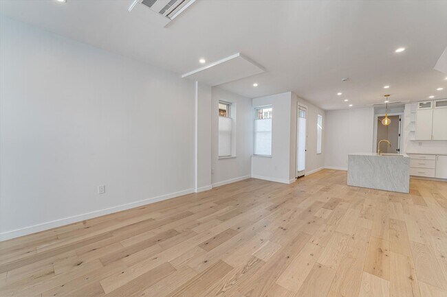 Building Photo - 36-34 11th St