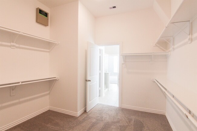 Building Photo - 31811 Dunham Lake Dr