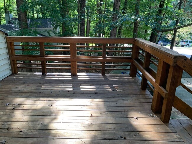 Building Photo - 2 BEDROOM TOWNHOME NEAR CRABTREE-DECK-SHAD...