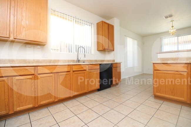 Building Photo - 1351 Burdock Dr S