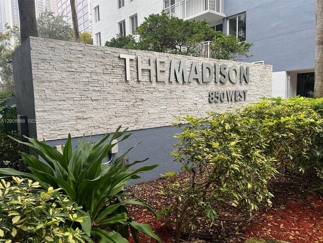 Building Photo - 850 N Miami Ave