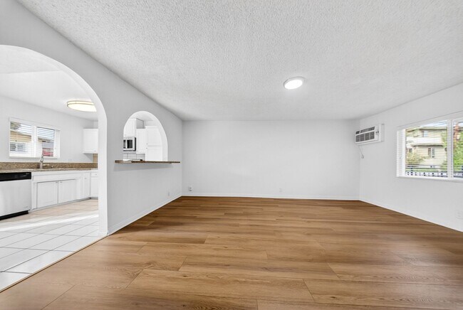 Building Photo - Parke Pasadena