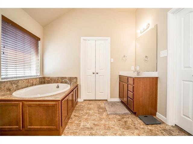 Building Photo - 1405 Nightingale Dr