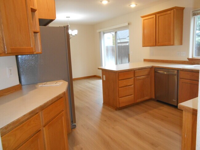 Building Photo - 20946 Lupine Ave