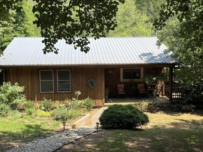 Front of house - 3393 Mobile Rd