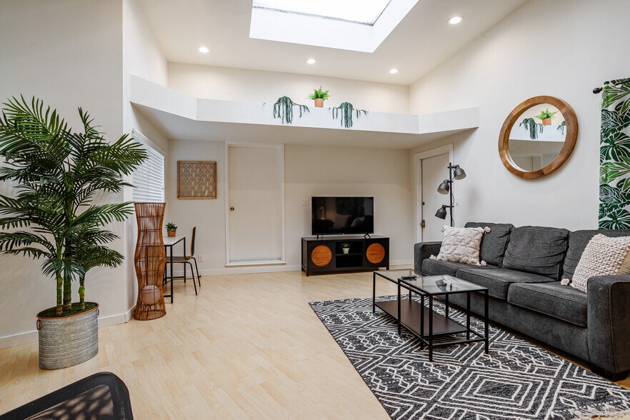 Building Photo - 1806 Washington Way