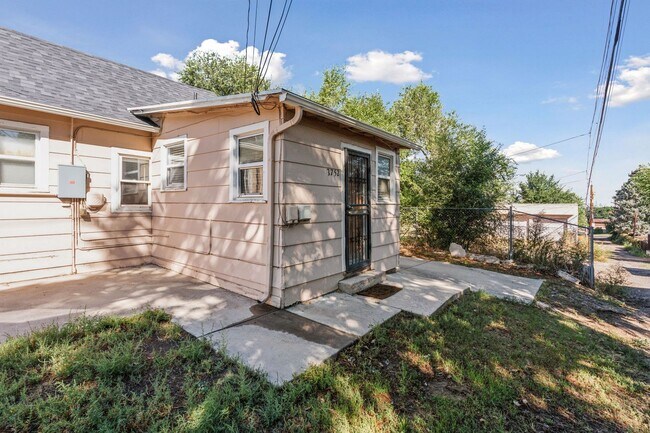 Building Photo - 3754 S Delaware St