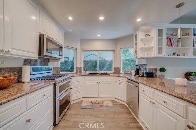 Building Photo - 6049 Rustling Oaks Dr