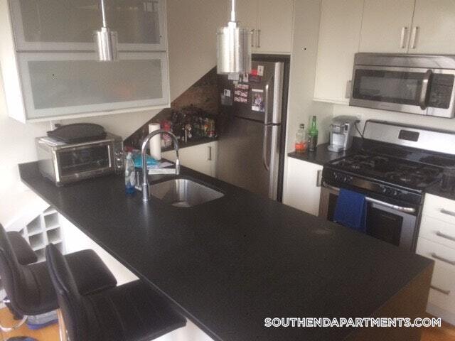 Building Photo - 656 Massachusetts Ave