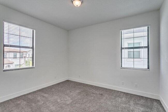 Building Photo - 1205 Faulkner Ter