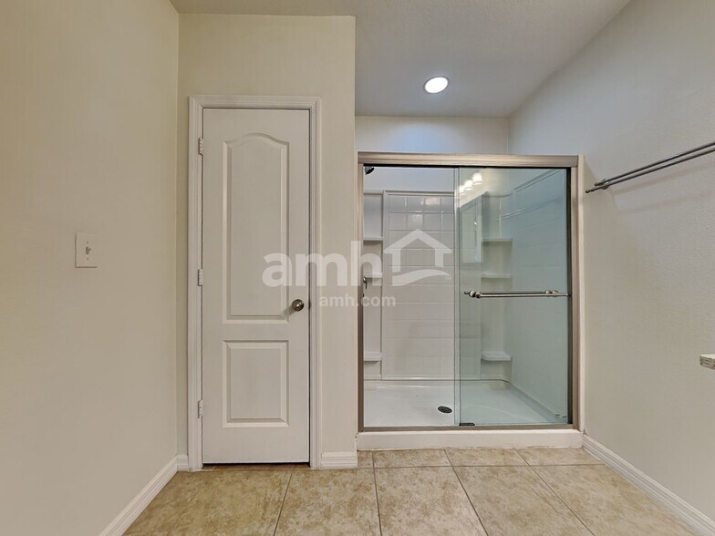 Building Photo - 3825 Crystal Dew St