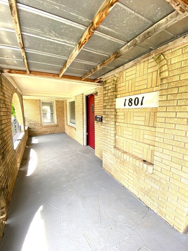 Building Photo - Spacious 2 Bed 1 Bath NW OKC