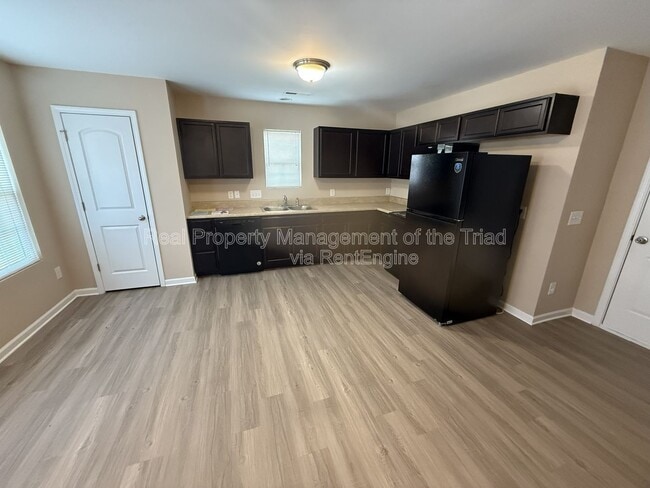 Building Photo - 2003 Chapel Park Ln