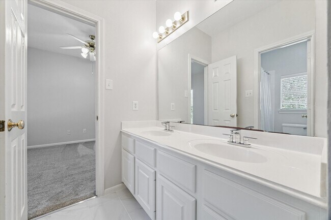 Building Photo - 12019 Costa Del Rey Ct