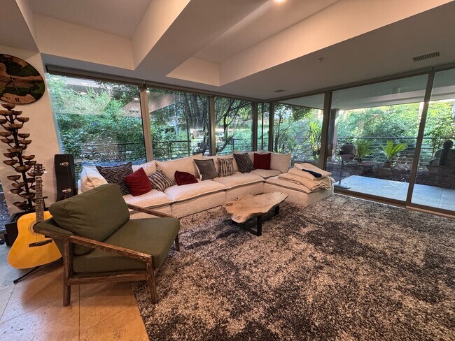 Building Photo - 7167 E Rancho Vista Dr