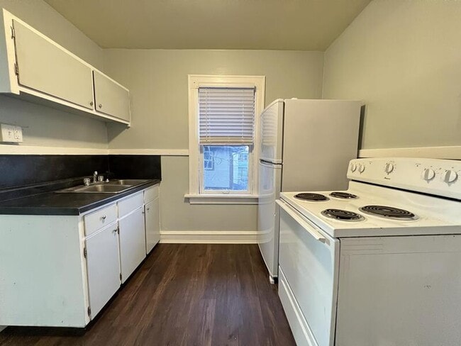 Building Photo - 1503 2nd Ave SE