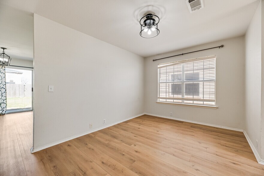 Building Photo - 4313 Hawk Ln