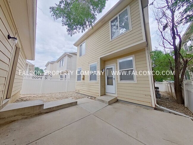 Building Photo - 1757 Flintshire St