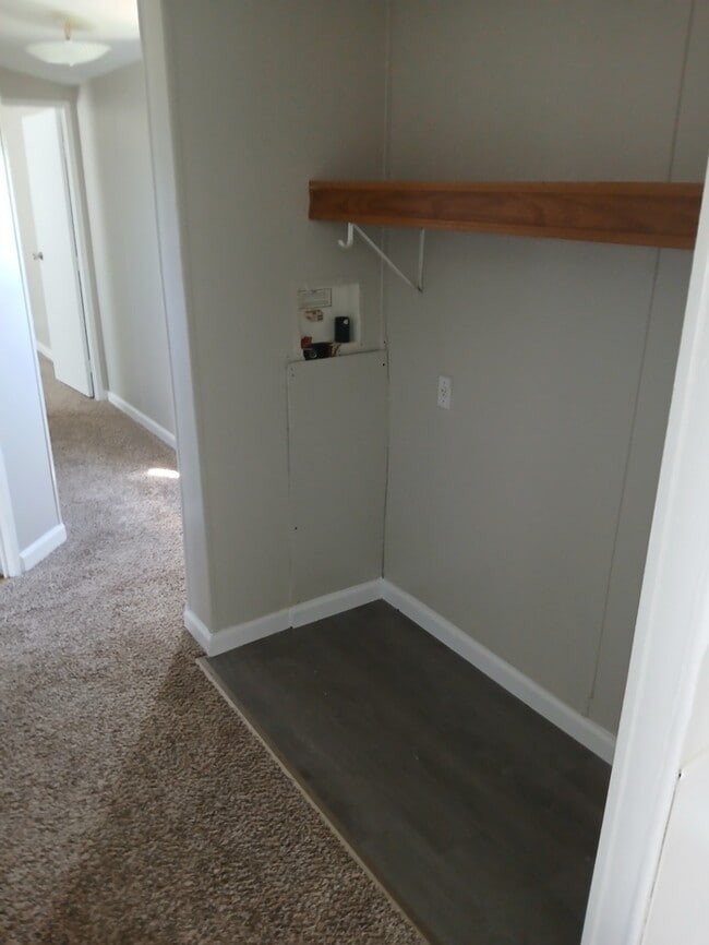 Building Photo - Mobile Home For Sale