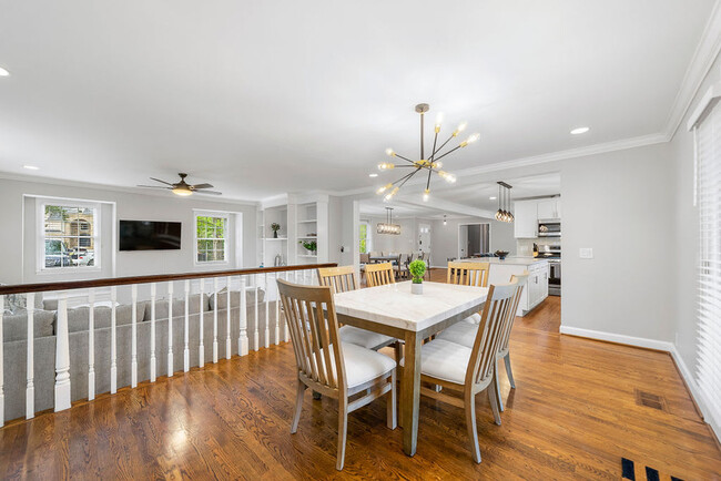 Building Photo - 550 High Point Ln